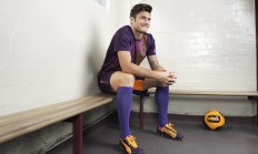 开云体育app-绿茵场上的角力，篮球场上的颠覆