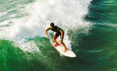 开云APP-赛道、绿茵场与悬念之诗