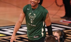 开云APP-雄鹿客场大胜篮网，字母哥砍下全场最高得分