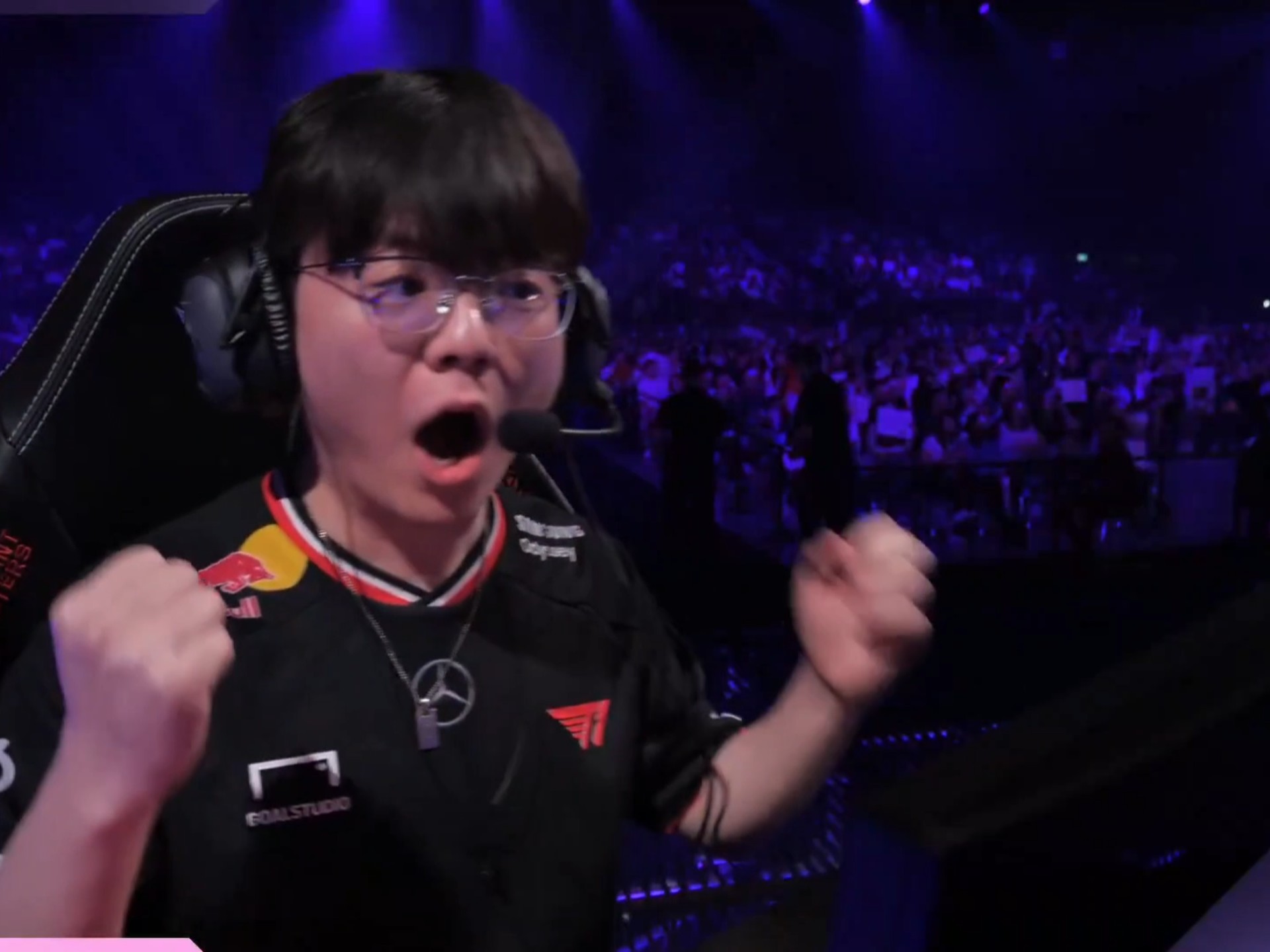 关于T1险胜FNC，Kanavi开启传奇时刻峡谷大战全球总决赛，让粉丝疯狂欢呼的信息