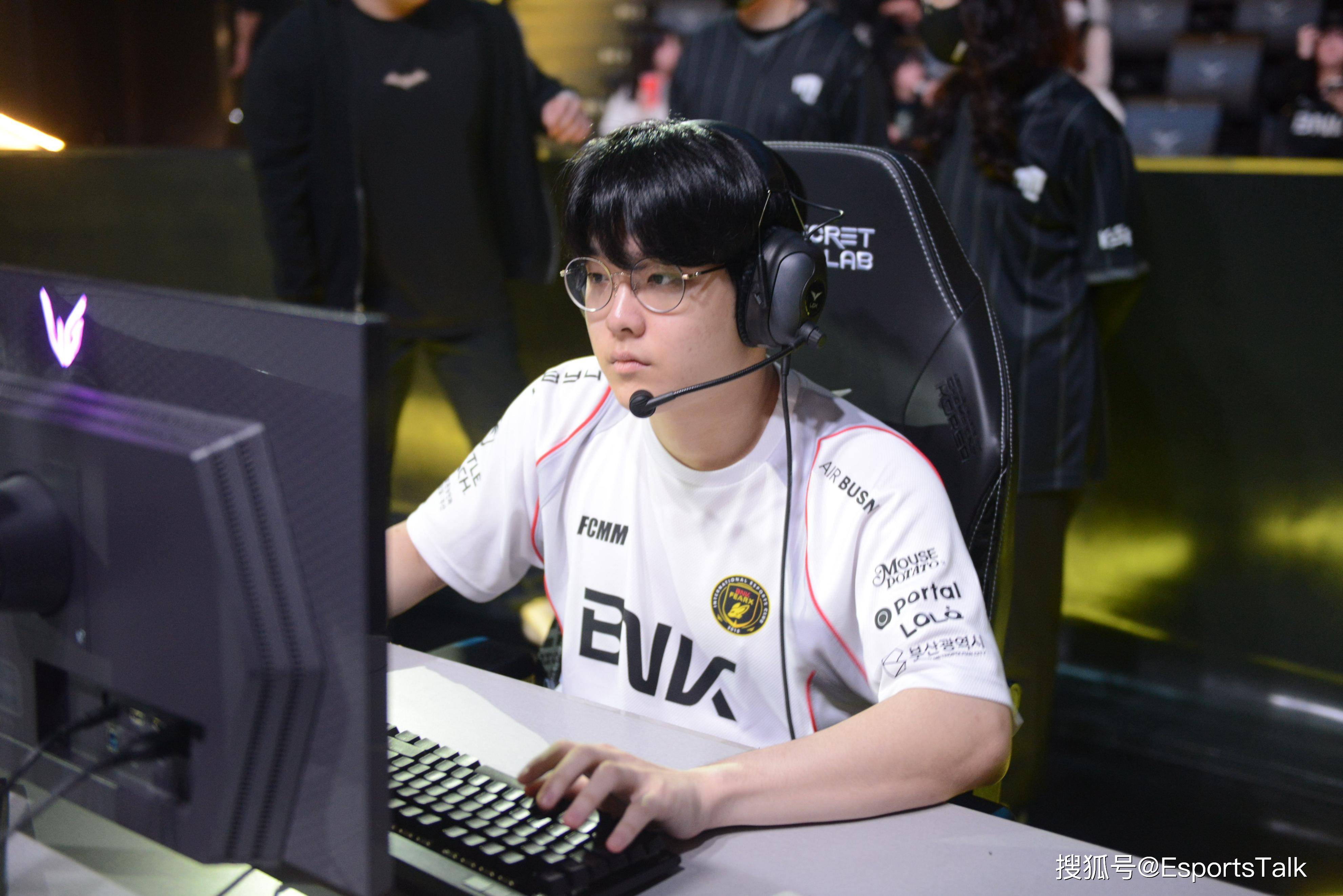 T1横扫KT,Knight完成史诗逆转焦点之战小组赛,留下经典瞬间的简单介绍 T1横扫KT,Knight完成史诗逆转焦点之战小组赛,留下经典瞬间的简单介绍