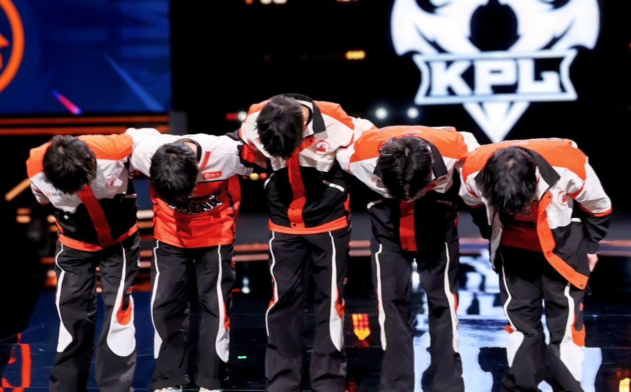 G2翻盘BLG，Canyon关键团战开团秒人激烈交锋半决赛，留下经典瞬间的简单介绍