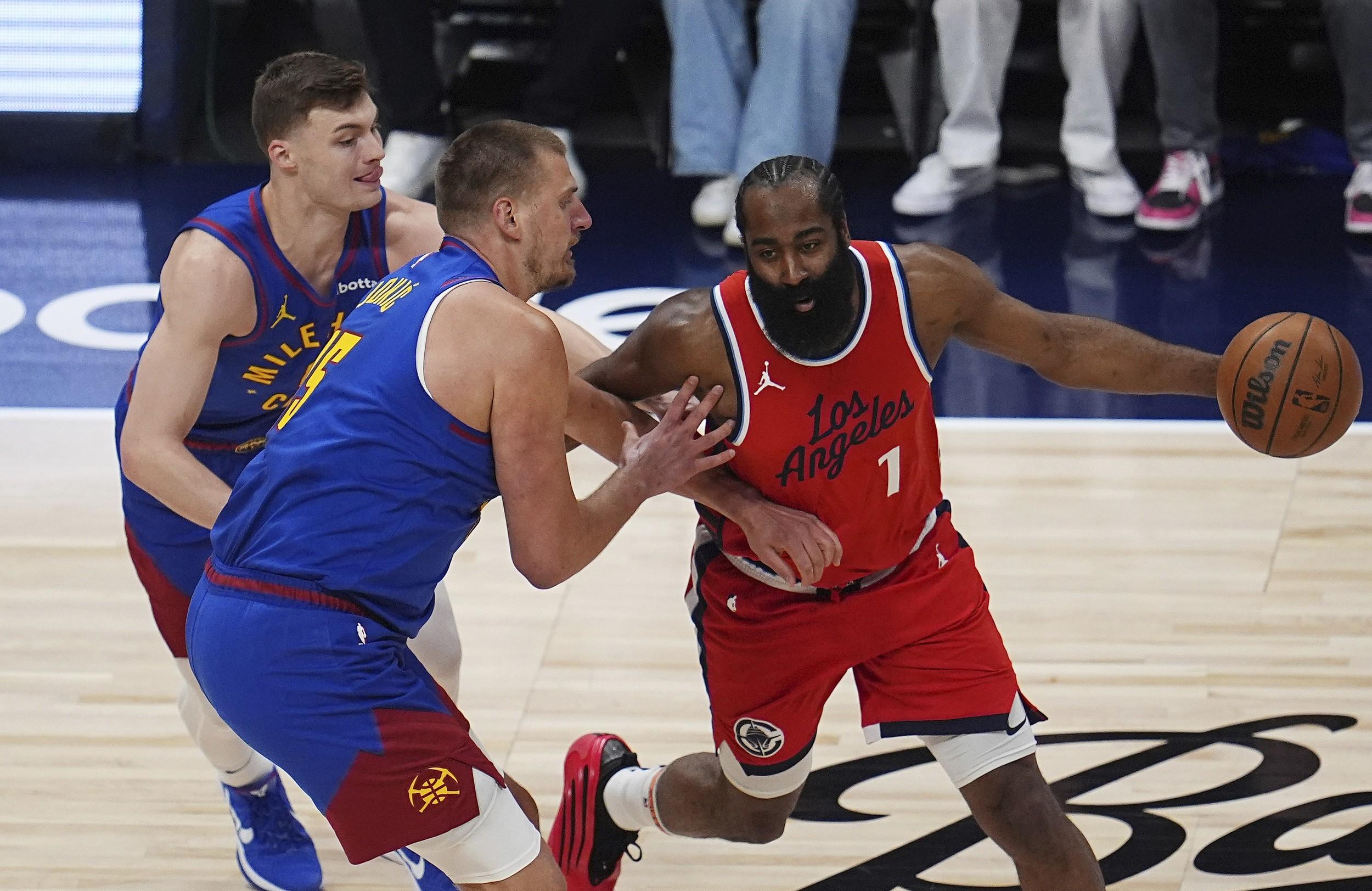 活塞VS步行者杰克逊后仰后空翻幅度不够 活塞VS步行者杰克逊后仰后空翻幅度不够