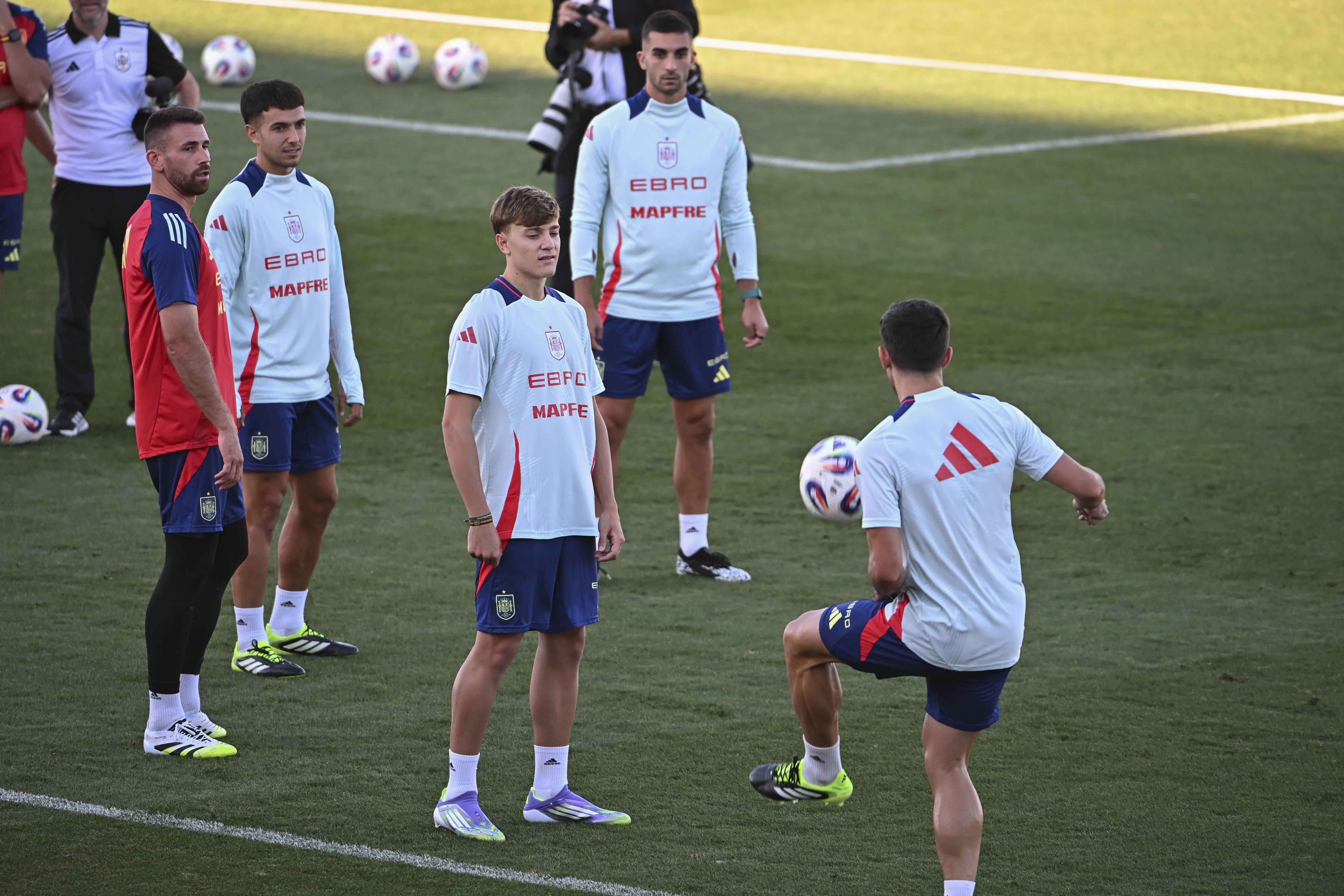 包含瑞典队铁血作风,备战欧洲预选赛的词条 包含瑞典队铁血作风,备战欧洲预选赛的词条