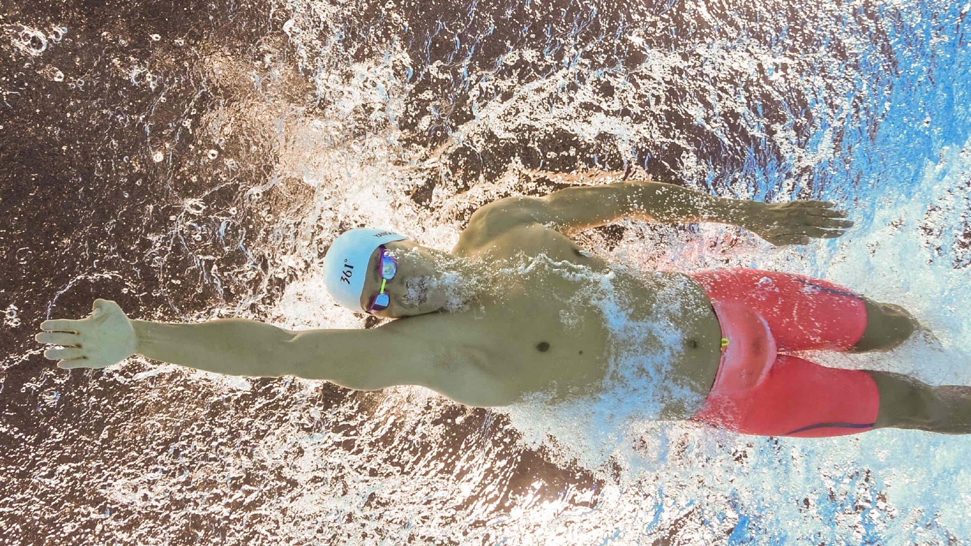 王朝新生,独行侠的团队压制与布克的国际舞台双线叙事